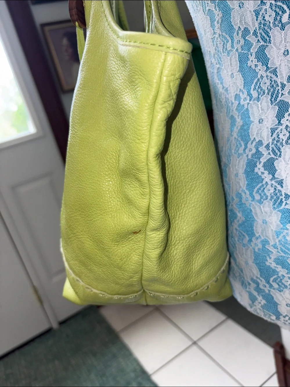 The Sak sak shoulder